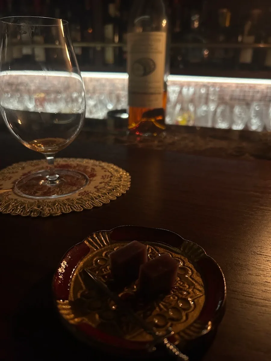 BAR DORAS · 10